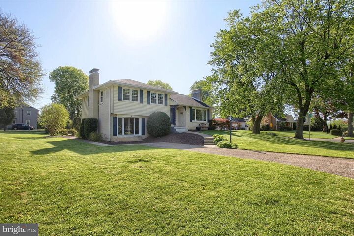 Property Photo:  25 Oak Avenue  PA 17011 