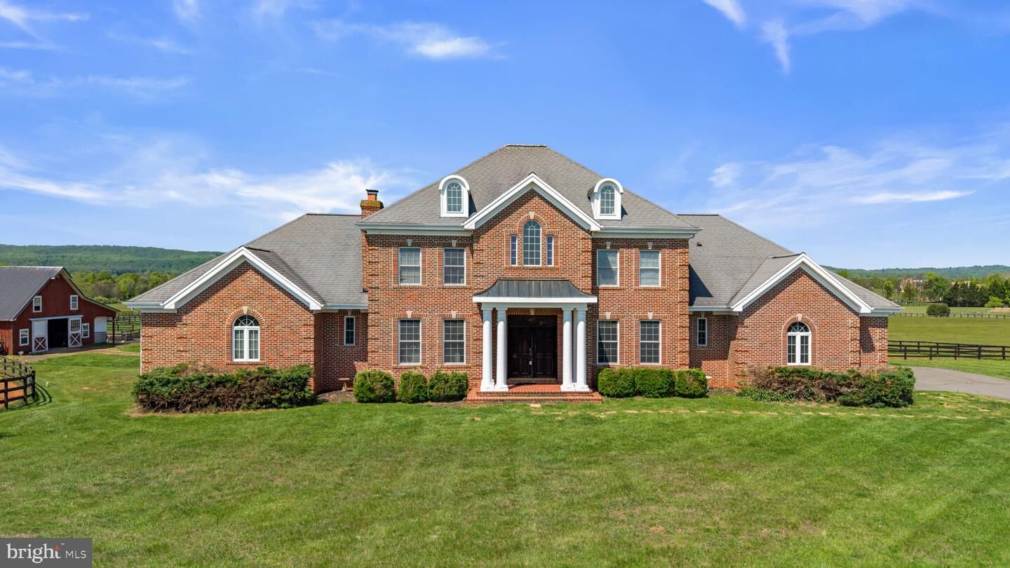 Property Photo:  15145 Lees Crossing Lane  VA 20176 