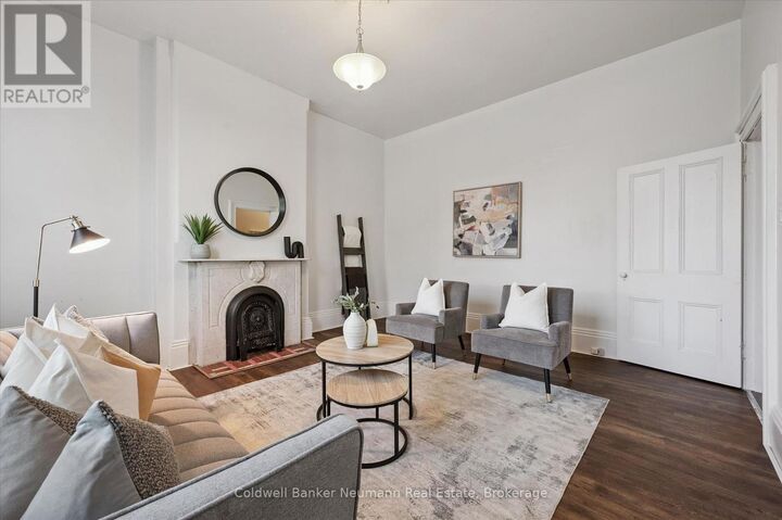 Photo de la propriété:  7 Cambridge Street  ON N1H 2T8 