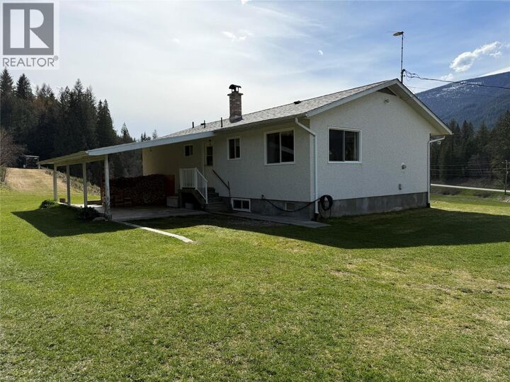 Property Photo: 6915 Kimoff Road BC V0G 2J0