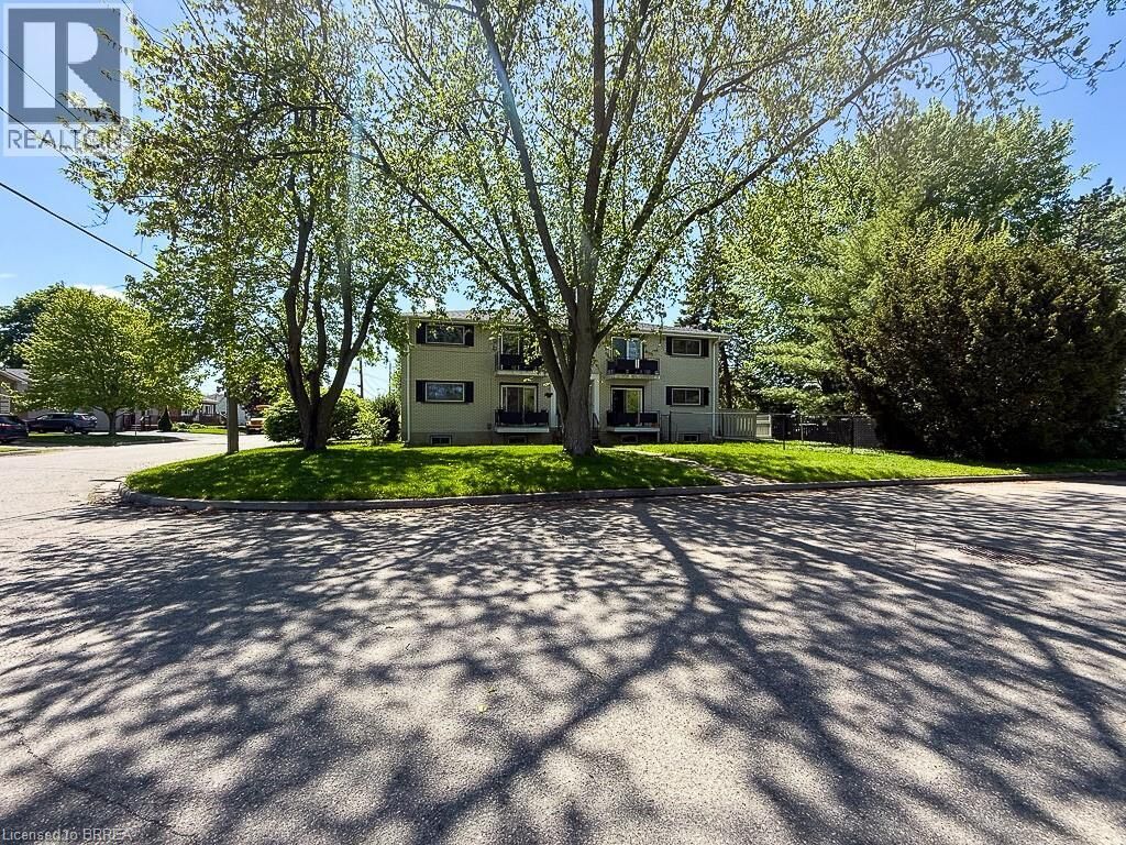 Property Photo:  36 Graham Avenue 3  ON N3T 1C4 