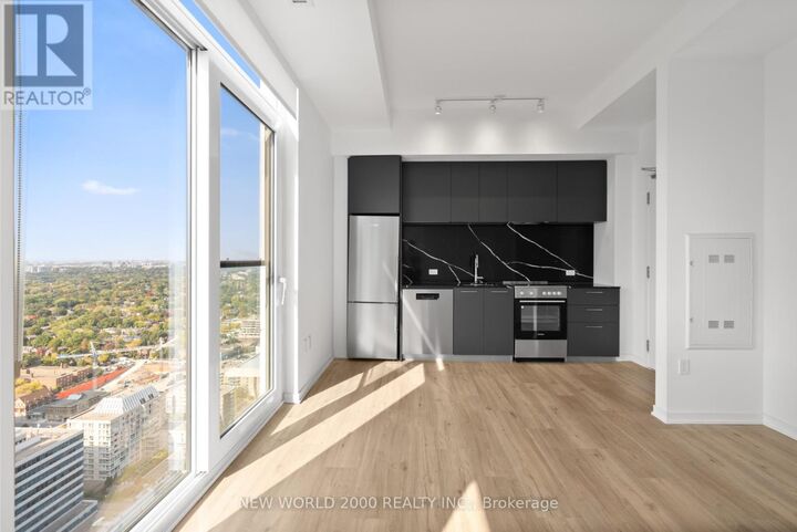 Property Photo:  101 Roehampton Avenue 3809  ON M4P 2W2 