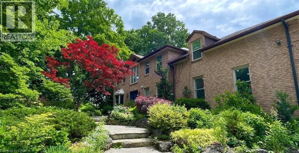 Photo de la propriété:  877 The Grange Main, 2nd  ON L7C 0E4 