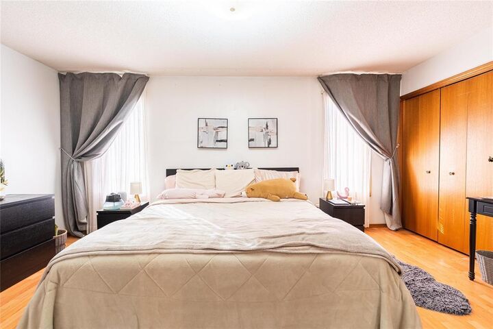 Property Photo:  792 Beecher Avenue  MB R2V 4R5 