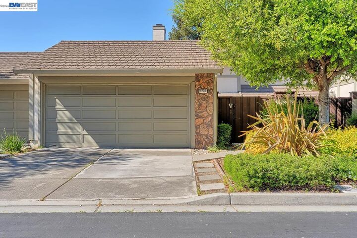Property Photo:  4235 Tanager Cmn  CA 94555 