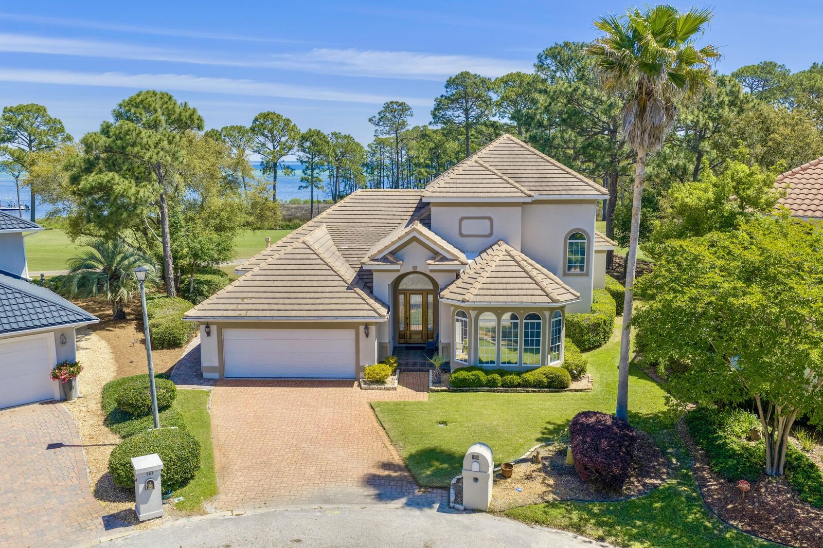 Property Photo:  120 Garnet Place  FL 32541 