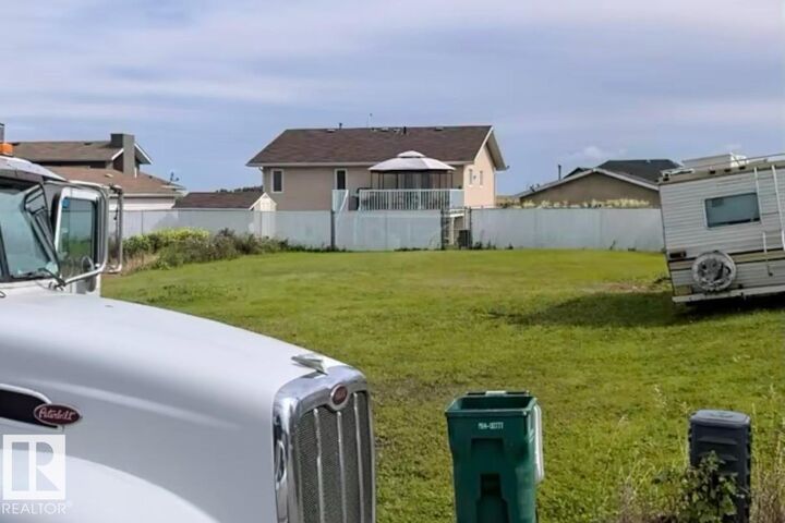 Property Photo:  5413 46 Street  AB T0B 0S0 