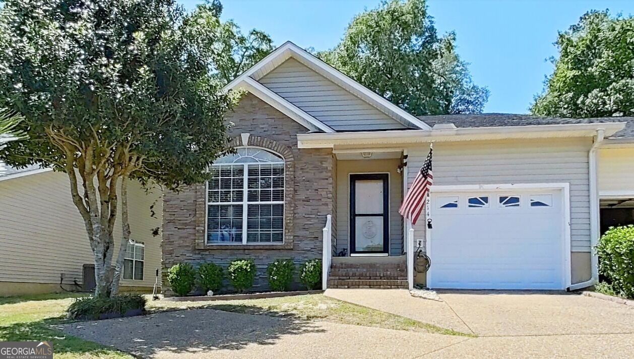 Property Photo:  214 Huntington Pointe Drive  GA 31757 