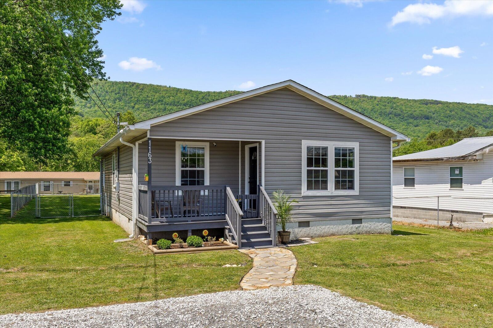 Property Photo: 1163 N Main Street TN 37397