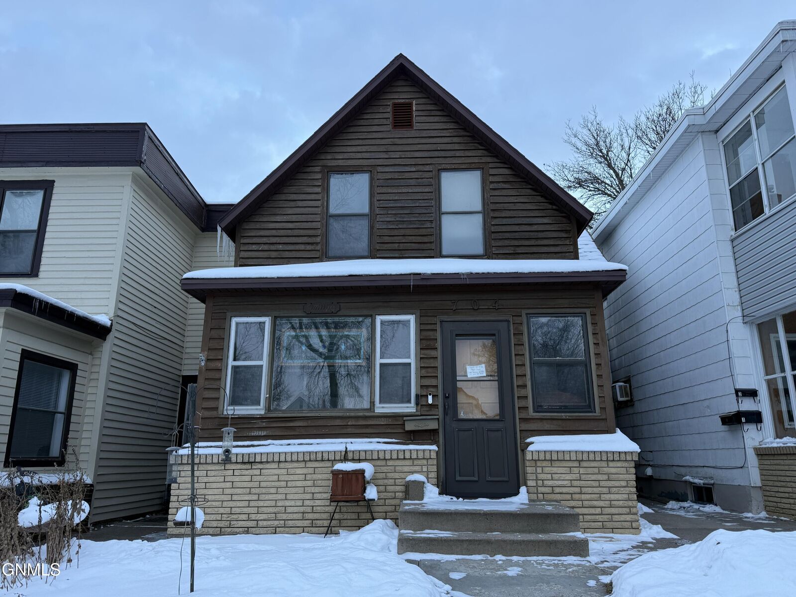 Property Photo:  704 N 6th Street  ND 58501 
