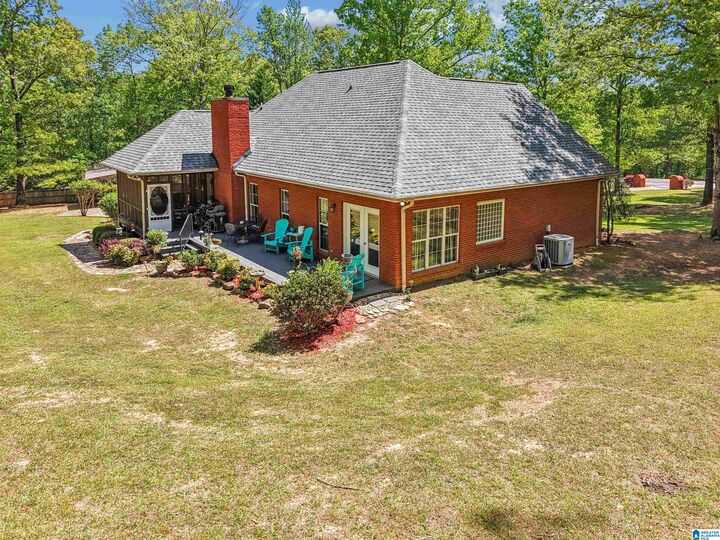 Property Photo:  706 Oak Valley Road  AL 35146 