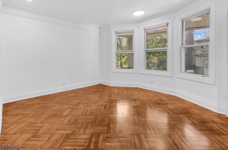 Property Photo:  44 Farley Ave 2  NJ 07108 