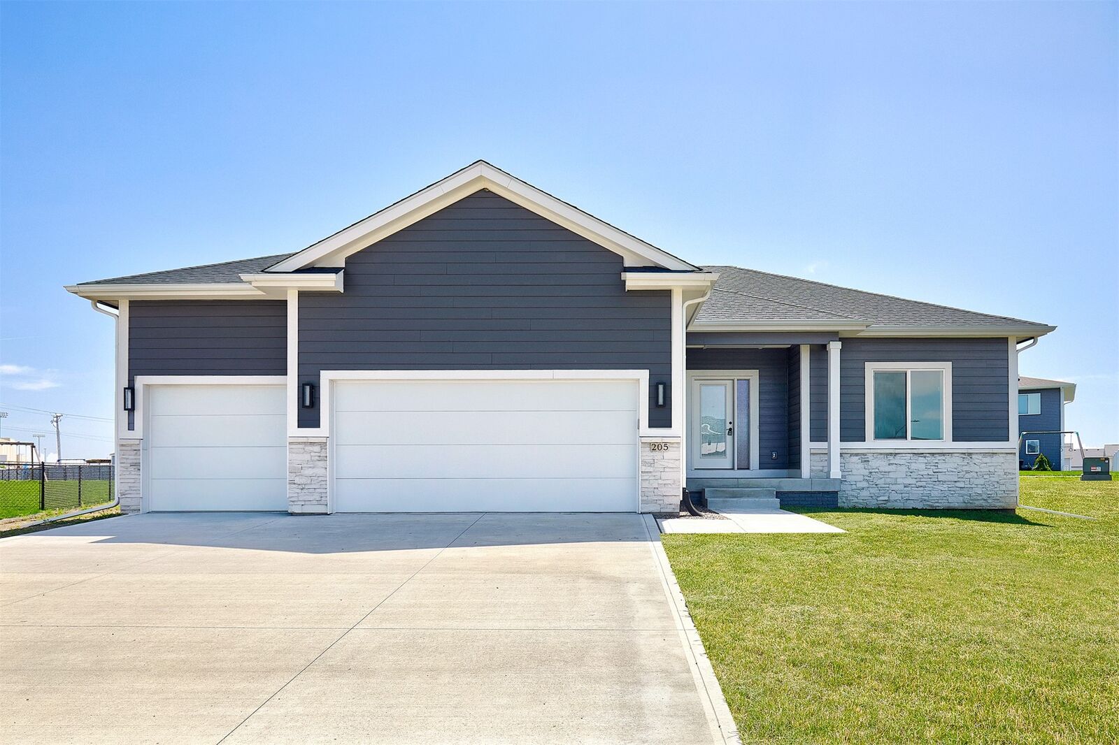 Property Photo:  205 11th Court NW  IA 50035 