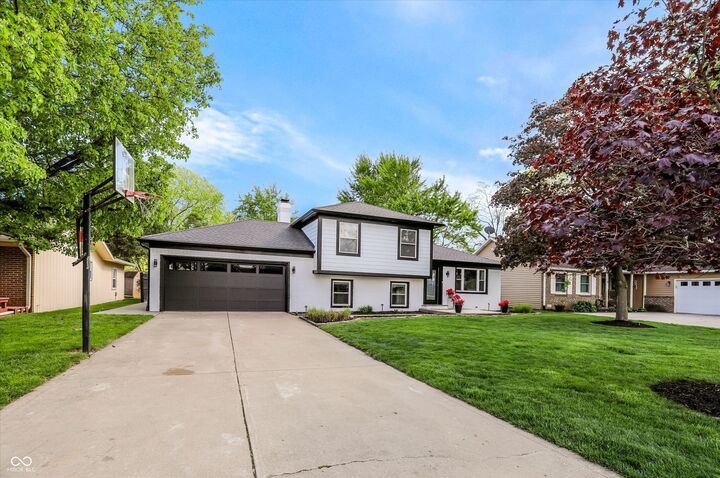 Property Photo:  1289 Bayswater Lane  IN 46034 