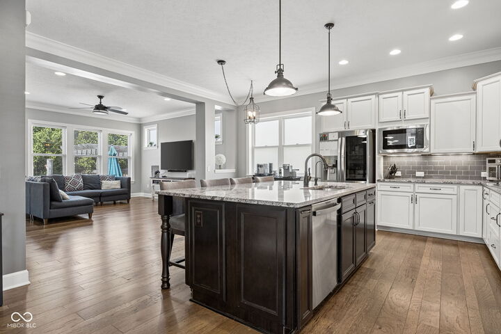 Property Photo:  450 1st Avenue SE  IN 46032 