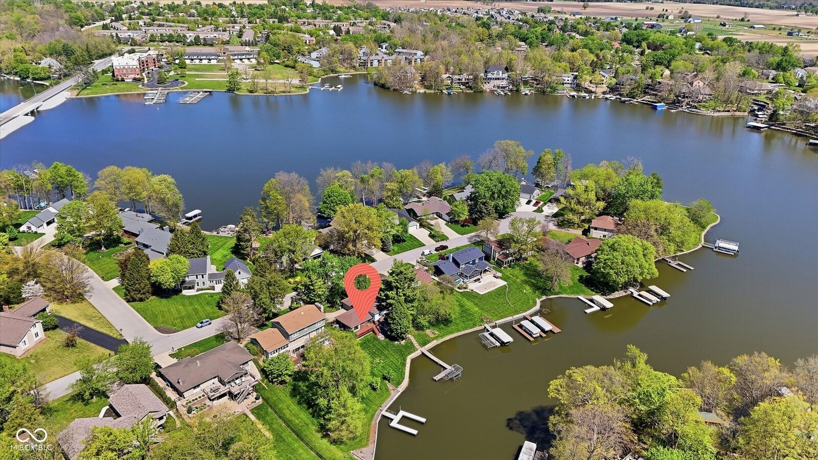 Property Photo:  2427 Hawthorn Place  IN 46062 