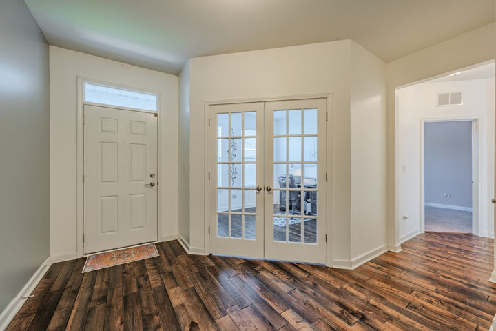 Property Photo:  2942 Trillium Court E  IL 60506 