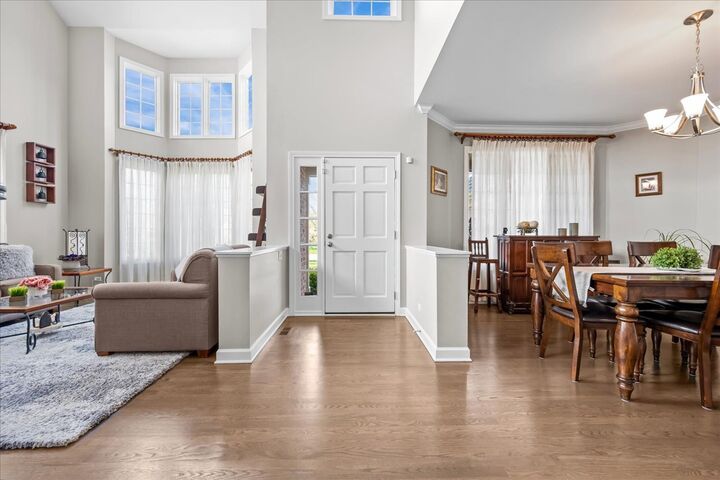 Property Photo:  1924 Wyndham Circle  IL 60025 