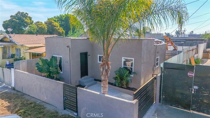 Property Photo:  1712 E 57th  CA 90058 