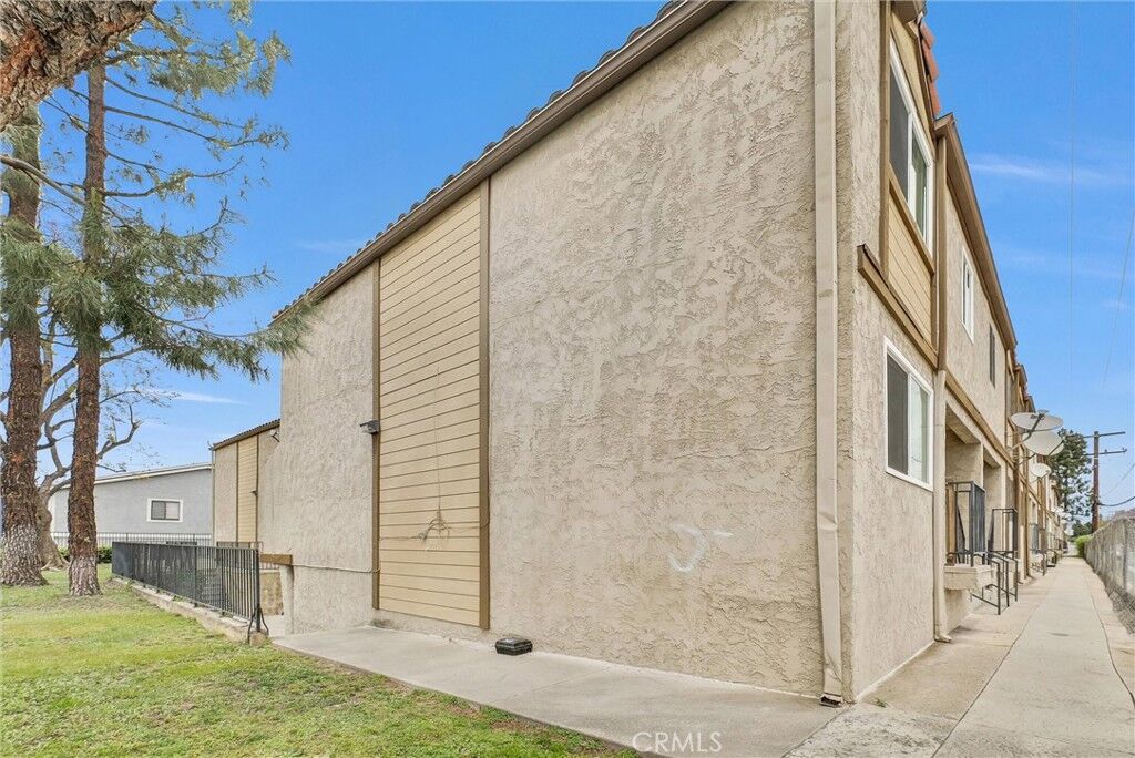 Property Photo:  5195 Walnut 14  CA 91710 