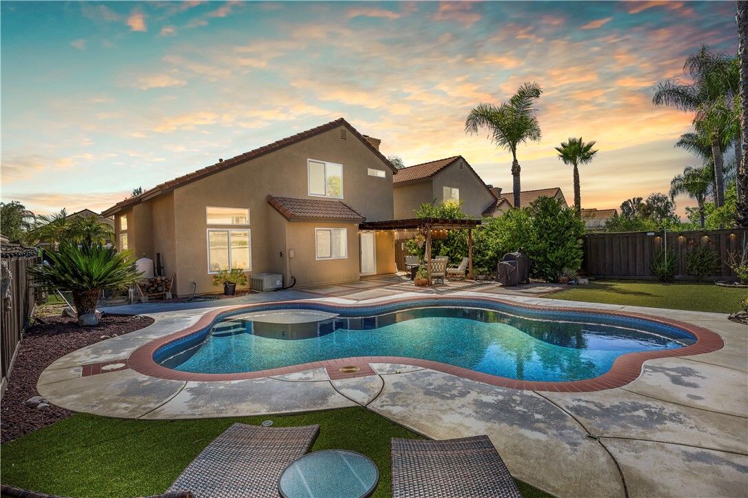 Property Photo:  32000 Calle Espinosa  CA 92592 