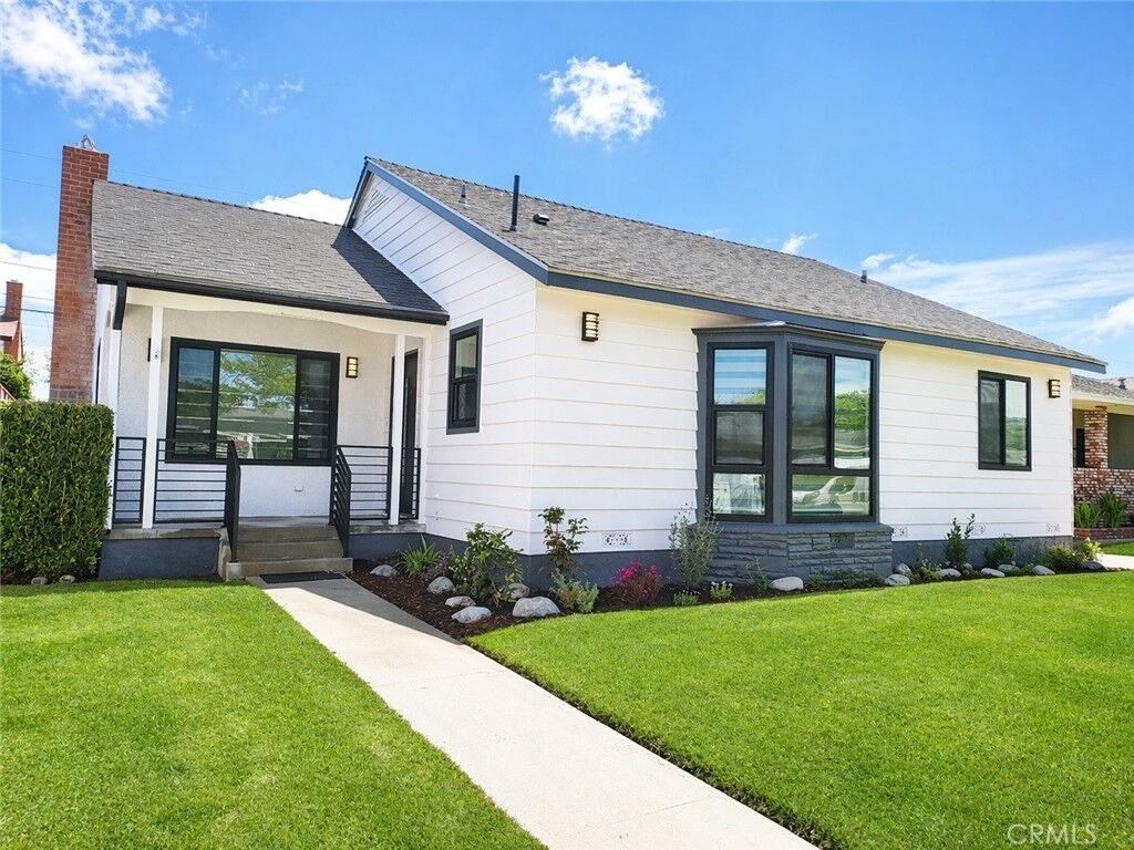 Property Photo:  2824 Monogram  CA 90815 