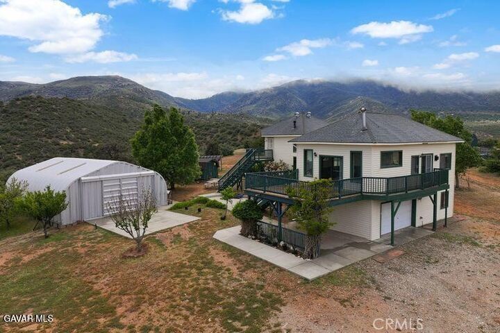 Property Photo:  17041 Summers Drive  CA 93561 