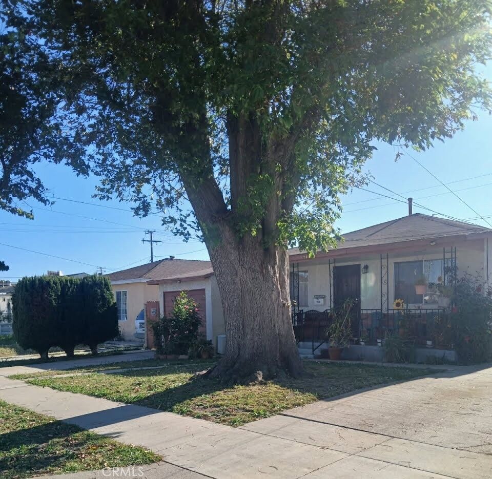 Property Photo:  15427 Grevillea  CA 90260 