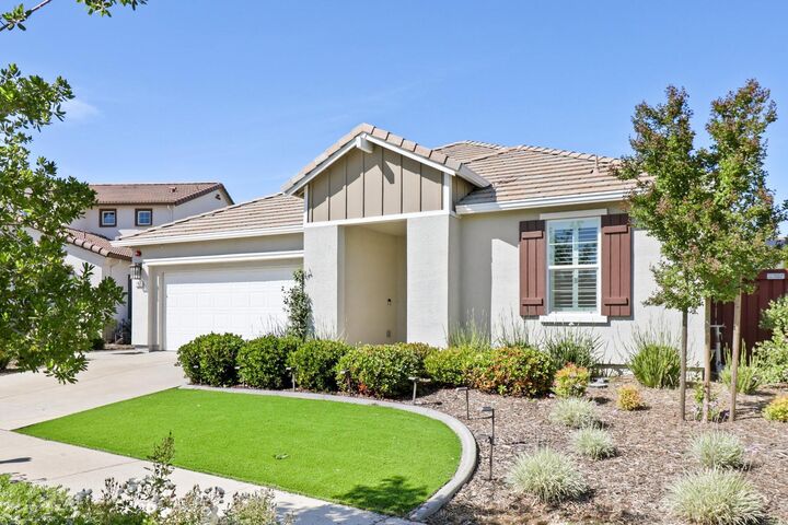 Property Photo: 7503 Allan Detrick Avenue CA 95757