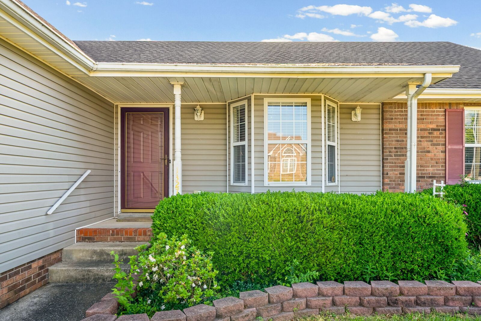 Property Photo:  1327 Ambleside Dr  TN 37040 