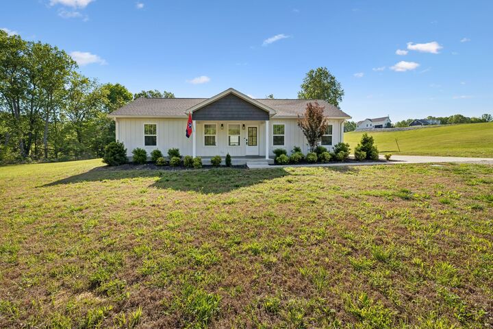 Property Photo: 300 Still Point Rd TN 37166