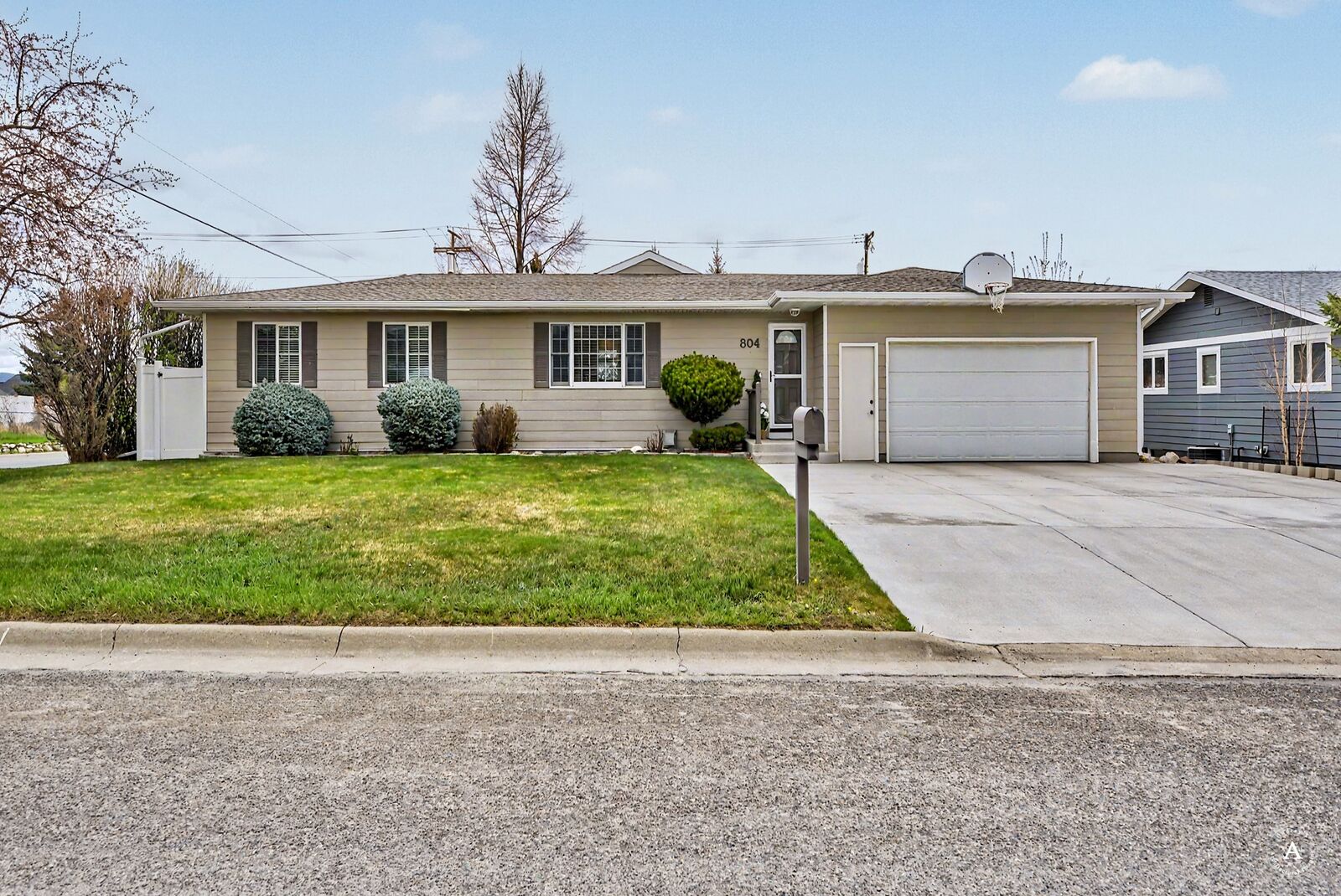 Property Photo:  804 Birch Street  MT 59601 