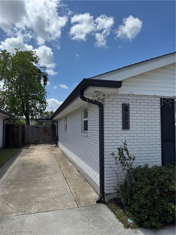Property Photo:  422 Nursery Avenue  LA 70005 