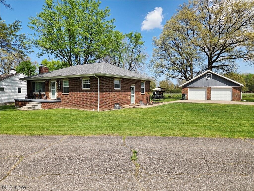 Property Photo:  5869 Oberlin Road  OH 44001 