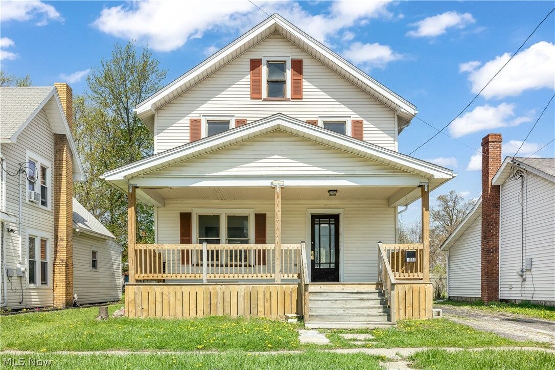 Property Photo:  1631 W 8th Street  OH 44004 