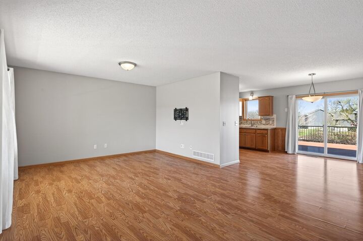 Property Photo:  106 Summerfield Drive  MN 55390 