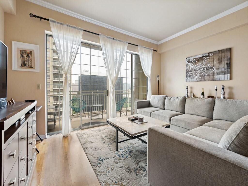 Property Photo:  3225 Turtle Creek Boulevard 943  TX 75219 