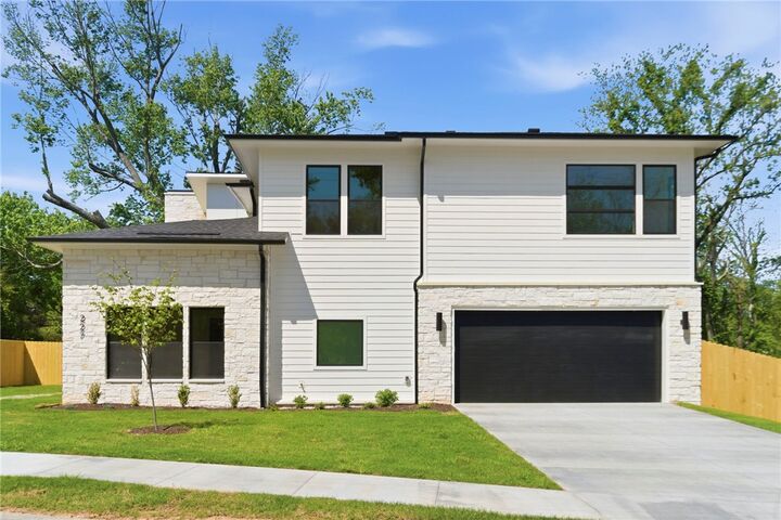 Property Photo:  227 NE H Street  AR 72712 