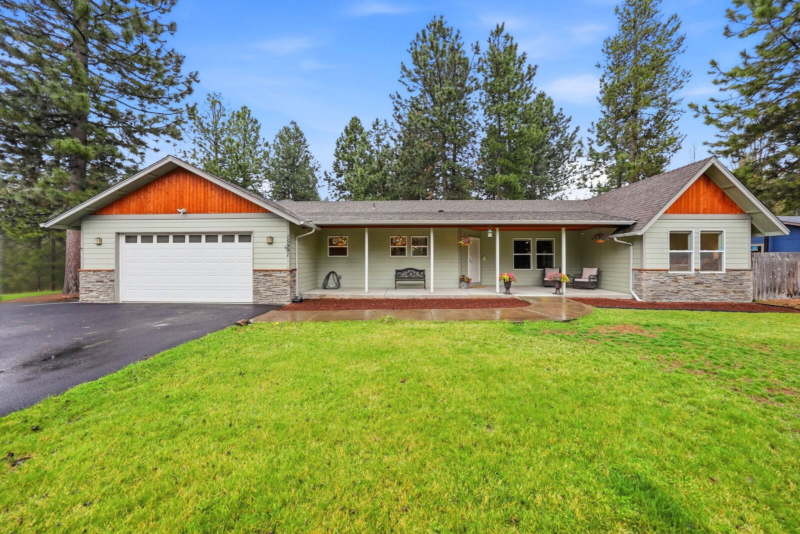 Property Photo: 15991 Falcon Lane OR 97739
