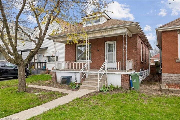 114 Garside Avenue N — photo 1