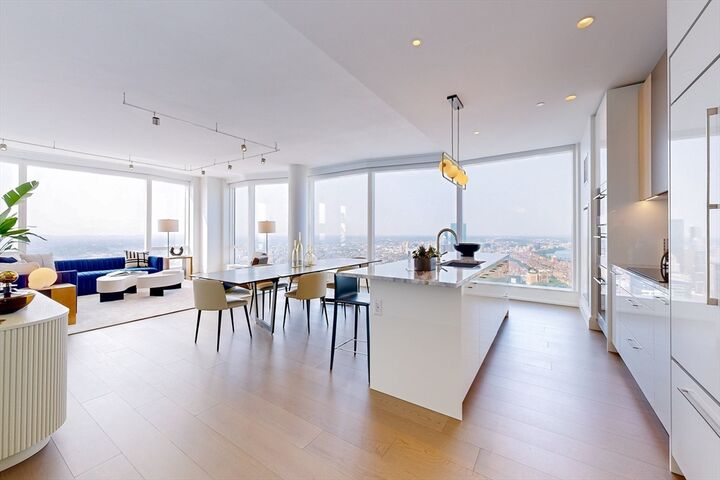 Property Photo:  240 Devonshire St 4706  MA 02110 