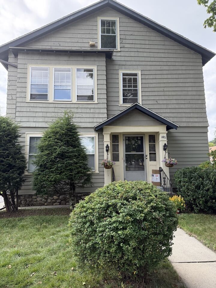 Property Photo:  446 Chandler St 2  MA 01602 