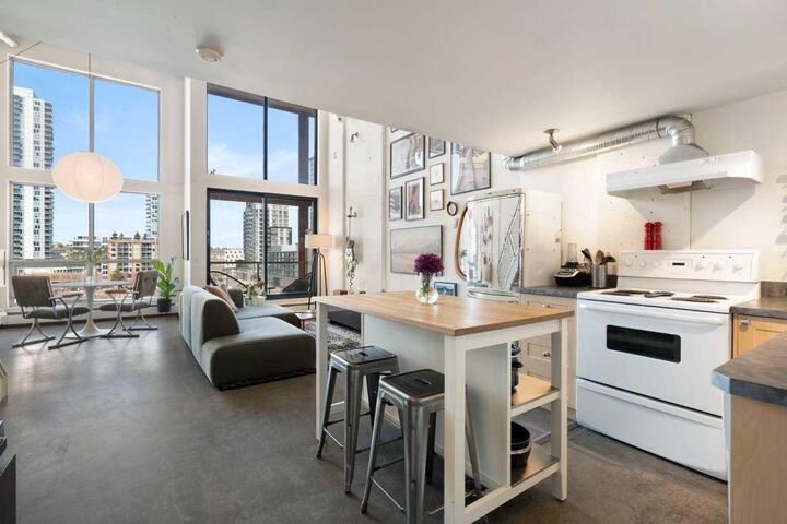 Property Photo: 535 8 Avenue SE 412 AB T2G 5S9