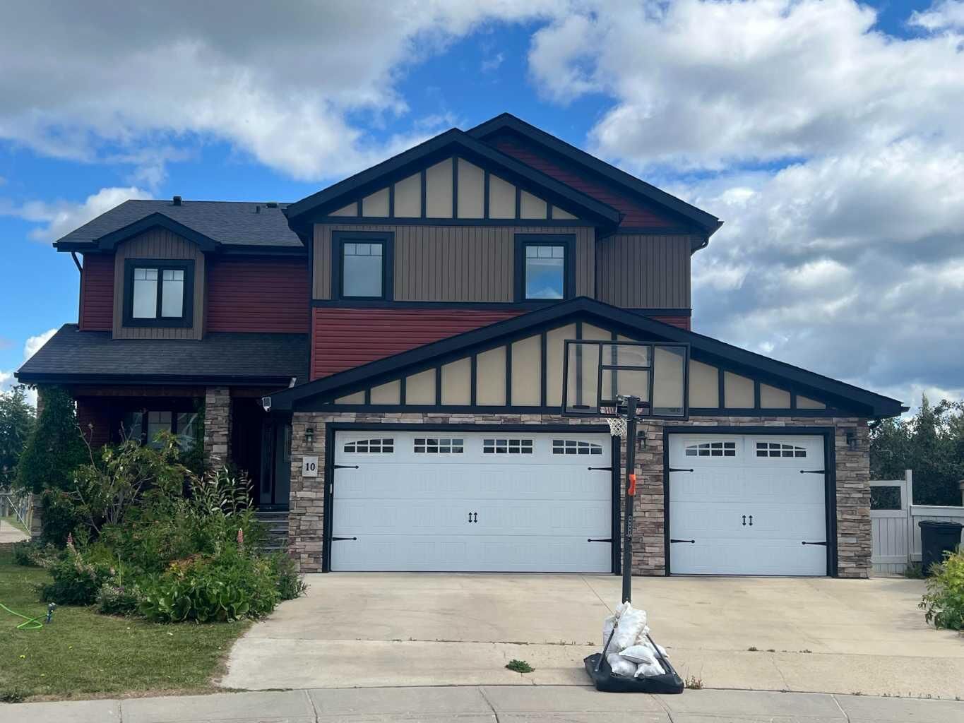 Property Photo: 10 Parkdale Way SE AB T0G 2A3