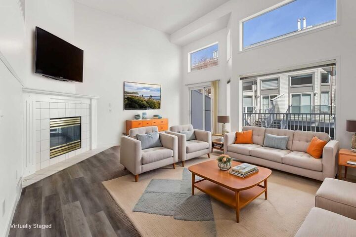 Property Photo: 52 Kingsland Court SW AB T2V 0S2