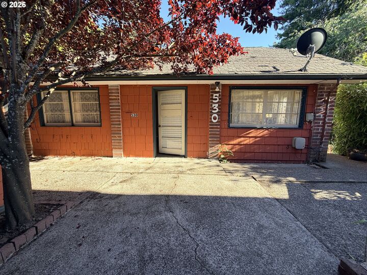 Property Photo:  540 NW 9th St  OR 97128 