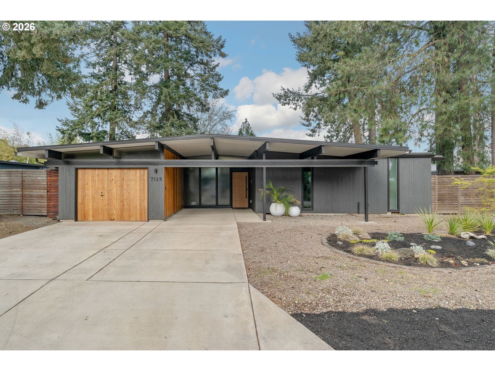 Property Photo: 7125 SW 105th Ave OR 97008