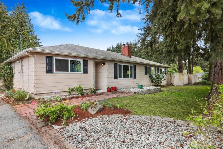 Property Photo: 8005 220th Street SW WA 98026
