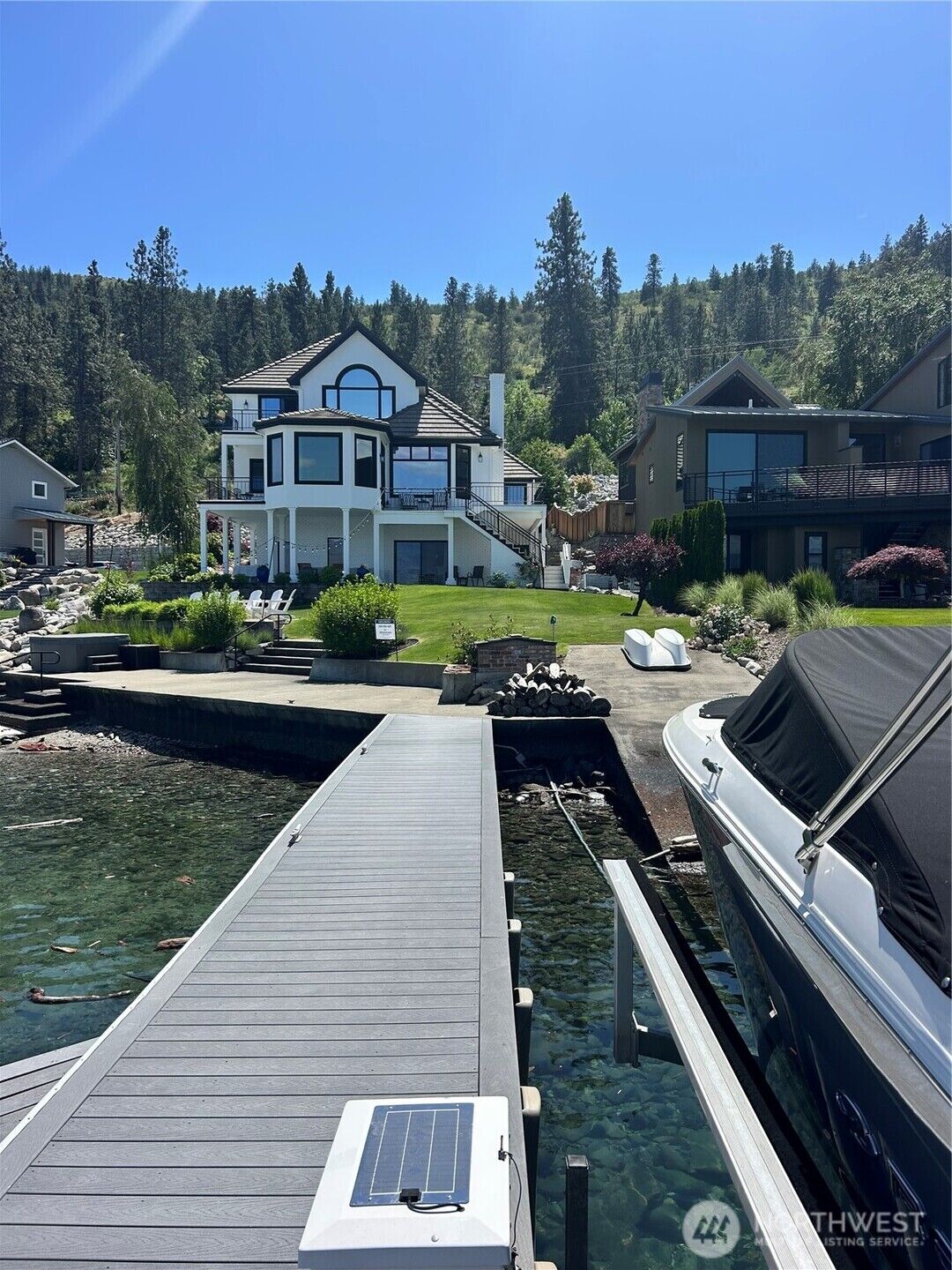 Property Photo: 3300 S Lakeshore Rd WA 98816