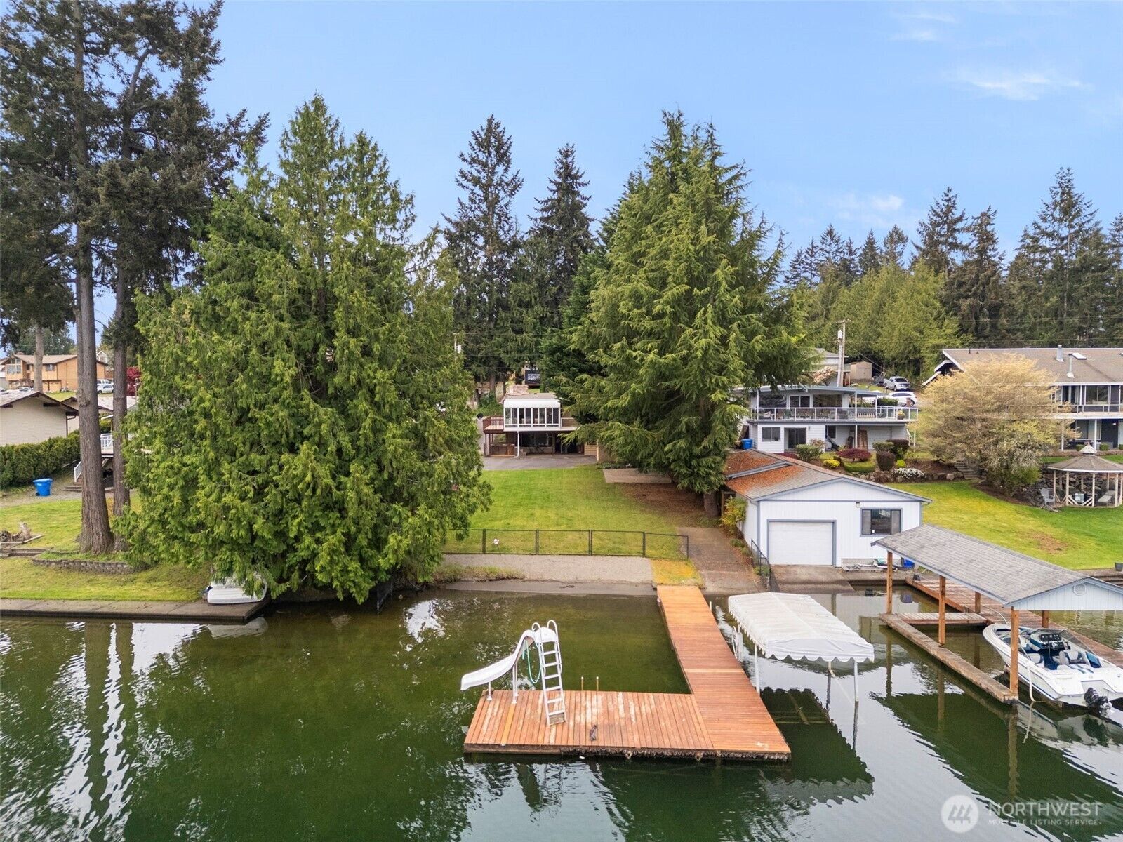 Property Photo:  2403  185th Avenue E  WA 98391 